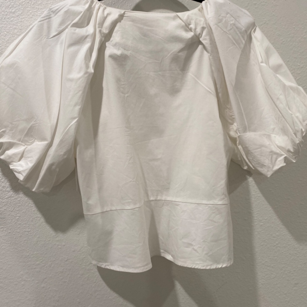 Worthington woman’s Size large puffer sleeve white top. - Picture 9 of 9